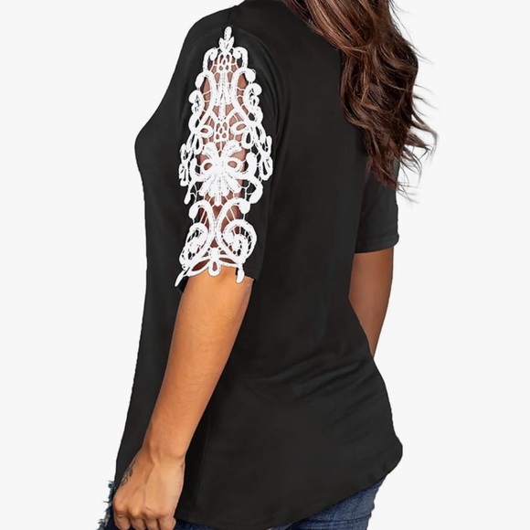 Lace sleeves black v neck top - Picture 2 of 3